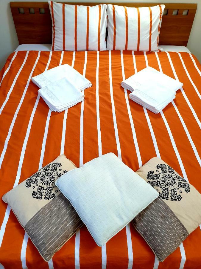 Exceptional Uzupis Bridge 3 Bedroom Apartment Вильнюс Экстерьер фото