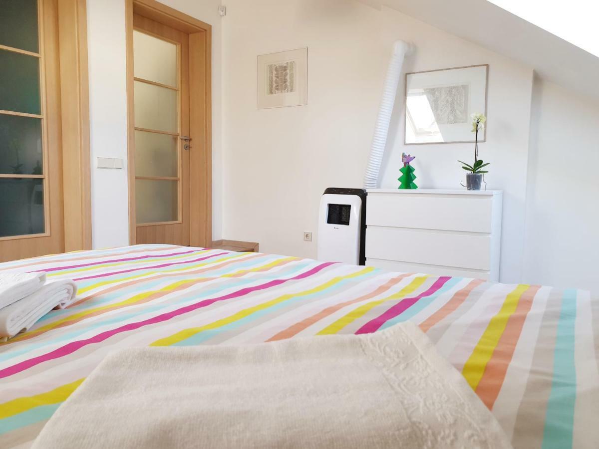 Exceptional Uzupis Bridge 3 Bedroom Apartment Вильнюс Экстерьер фото
