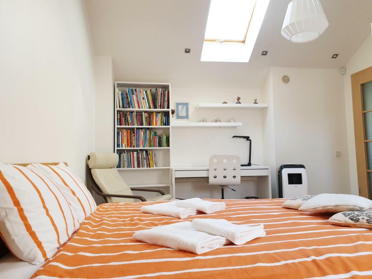 Exceptional Uzupis Bridge 3 Bedroom Apartment Вильнюс Экстерьер фото